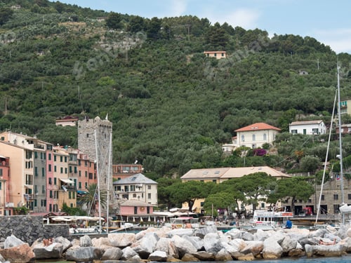 Preview: Stunning scenic view of the Mediterranean Sea in the Italian town of Cinque Terre
