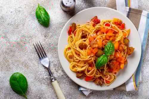 Preview: Pasta with eggplant, pepper and tomatoes