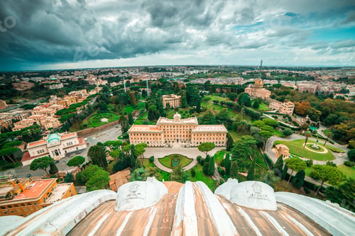 Preview: House and Garden of Pope