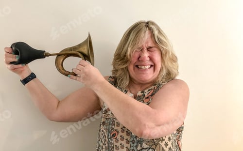 Preview: A very genuine reaction to an antique horn.