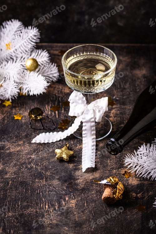 Preview: Champagne glass, traditional New year drink