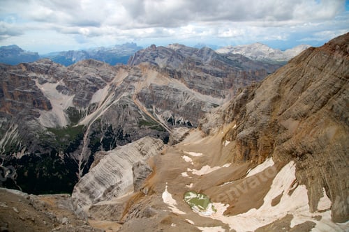 Preview: Tofana di Mezzo view over Dolomites mountain range.