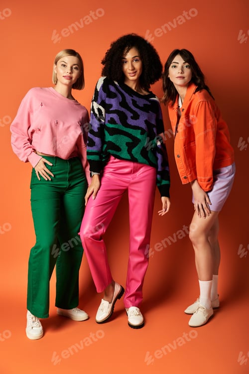 Preview: Vibrant trio: three stylish women embracing diversity