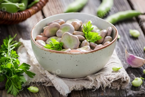 Preview: Tasty broad beans boiled with parsley and garlic