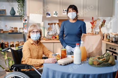 Preview: Family buying food during pandemic