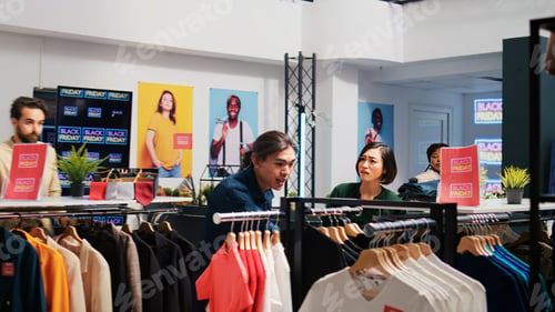 Preview: Anxious clients grab discounted clothes
