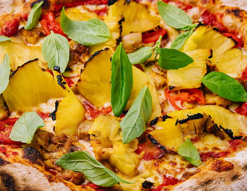 Preview: Fresh hawaiian pizza close up background