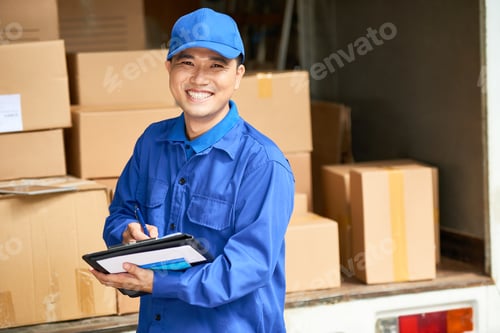 Preview: Cheerful delivery man