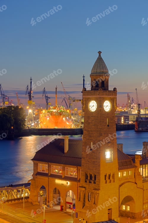 Preview: Part of the harbour in Hamburg