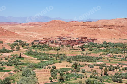Preview: Scenic view of the village in Morocco