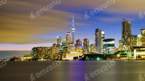 Preview: Toronto, Canada. View of the skyscrapers and the CH tower. View of Downtown in the evening.