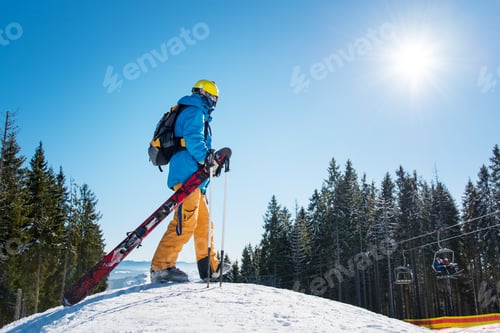 Preview: Skier in the mountains