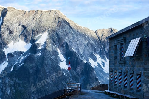 Preview: Mountain scenery, chalet.