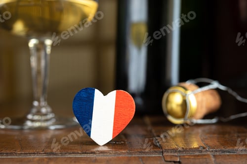 Preview: A heart and a french champagne