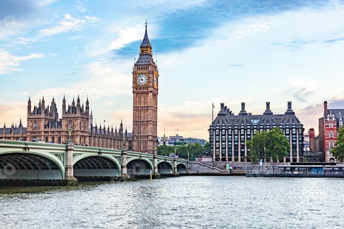 Preview: Big Ben, Westminster Bridge on River Thames in London, England, UK