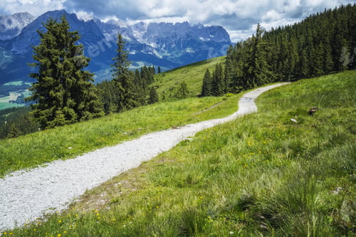 Preview: Hiking trail in Wilder Kaiser mountains region, Tirol - Austria