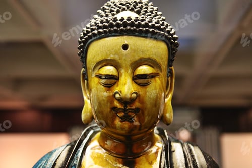 Preview: Portrait of a Buddha statue