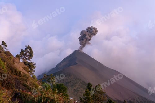 Preview: Volcan de Fuego in Guatemala