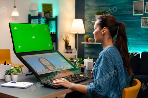 Preview: Office studio employee working with green screen
