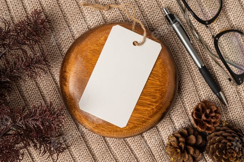 Preview: wood plate on the sweater with clear tag