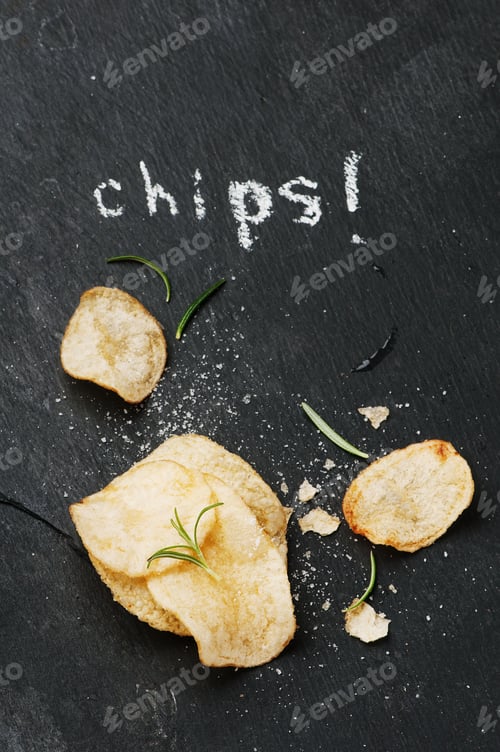 Preview: Potato chips on the table