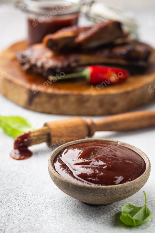 Preview: Barbecue sauce in a saucer