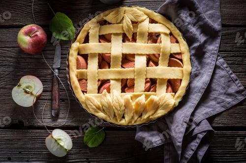 Preview: Sweet tart with apples with cinnamon and fresh fruits