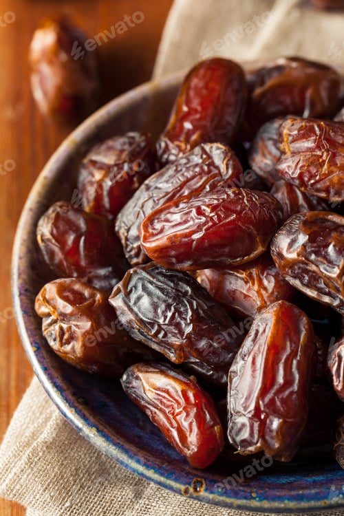 Preview: Raw Organic Medjool Dates
