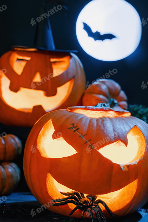 Preview: Spooky Jack-O'-Lanterns Carved Pumpkins With Spider And Full Moon