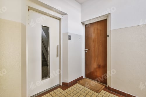 Preview: Modern corridor in light apartment