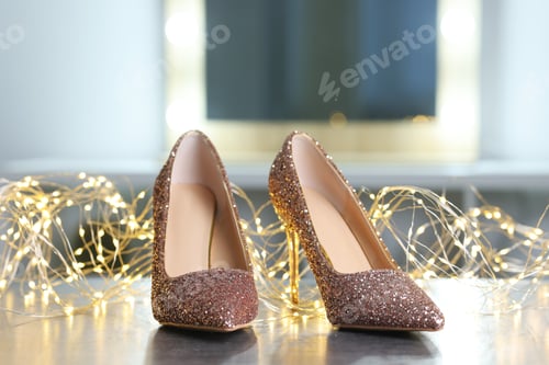 Preview: Sparkling High Heels with Glowing String Lights