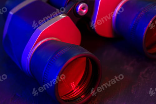 Preview: Hunting binoculars with red lense, close up