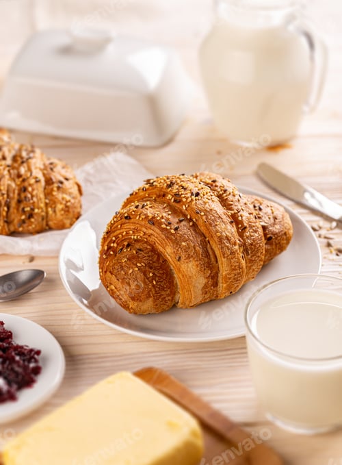 Preview: Fresh multigrain croissant