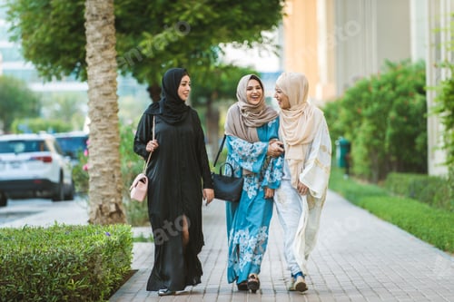 Preview: Arabic women in Dubai