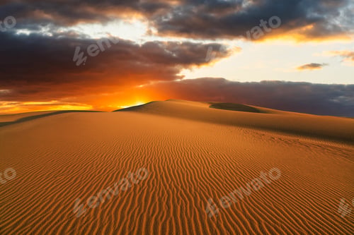 Preview: Sunset over the sand dunes in the desert. Rub' al Khali desert