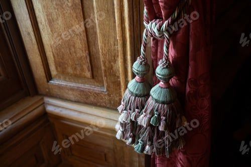 Preview: Green and red tassel tieback with wooden background