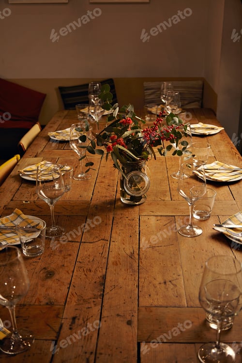 Preview: Serving dinner table set