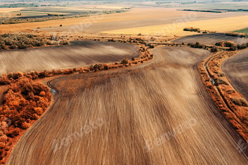 Preview: Beautiful aerial view of plain landscape