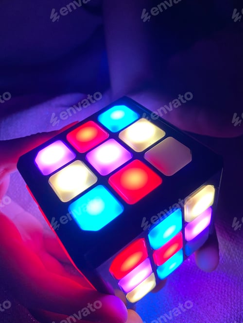 Preview: Neon light cubic cube