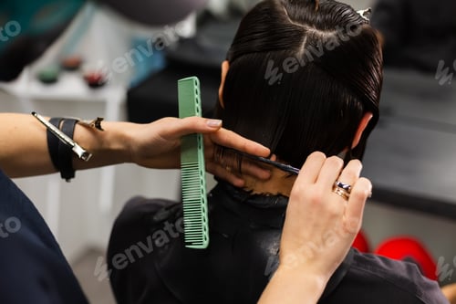 Preview: woman in beauty salon