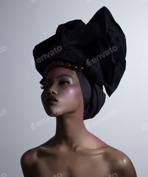 Preview: Young woman wearing head tie