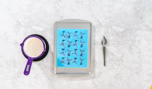 Preview: Mermaid pretzel twists