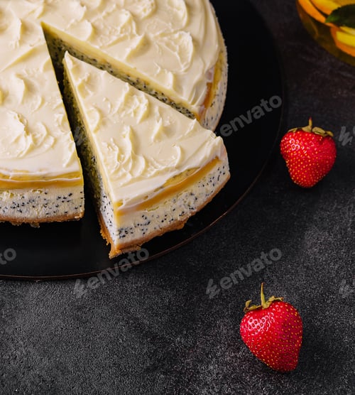 Preview: poppy seed cheesecake with berries top view