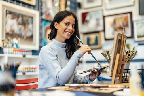 Preview: Adult woman, posing for the picture.