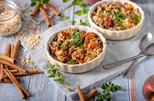 Preview: Baked oatmeal with fruit and maple syrup