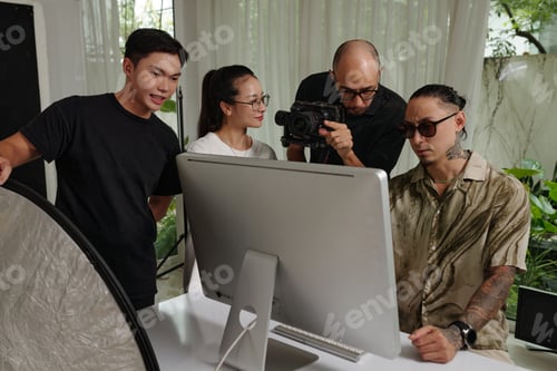 Preview: Crew Discussing Plan Of Shooting On Computer