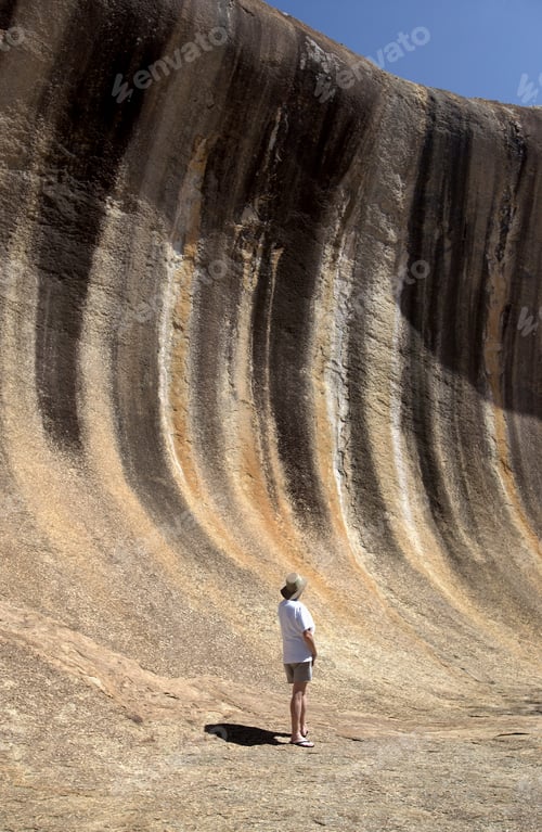 Preview: Wave Rock - a natural rock formation located east of the small town of Hyden in Western Australia