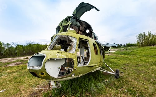 Preview: Abandoned helicopter at the airfield