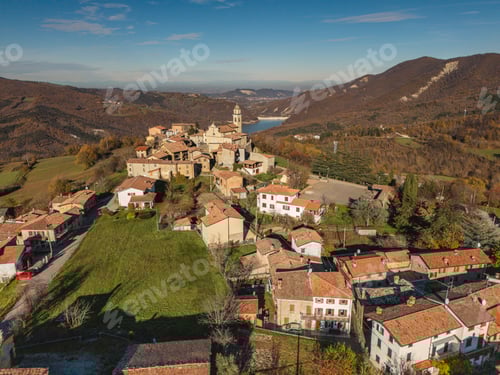Preview: Vezzolacca, vernasca, piacenza: discovering the beauty of an italian hilltop village in autumn