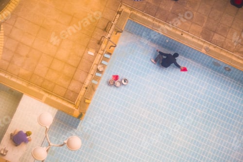Preview: Swimming pool cleaning